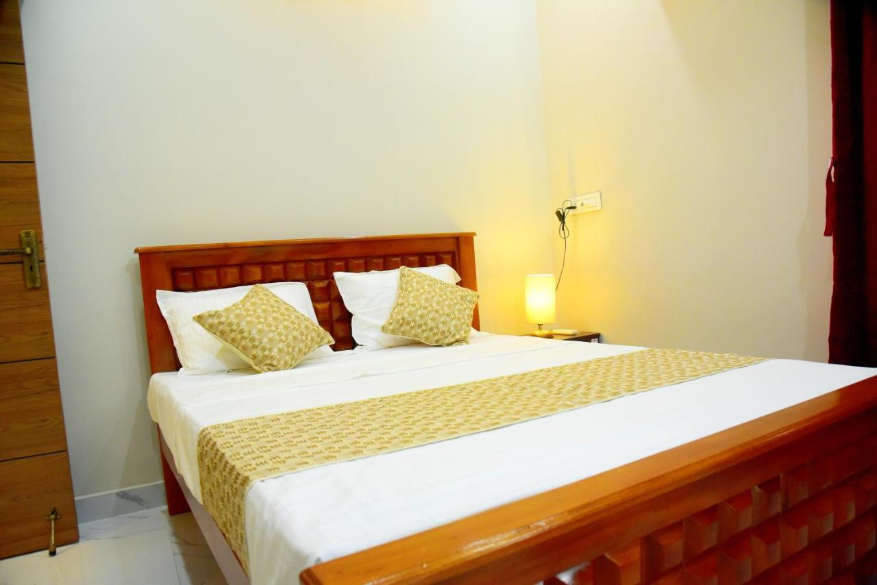 Sri Apartment 2Bhk For Familys Couples Parking A2 Ποντισερί Εξωτερικό φωτογραφία