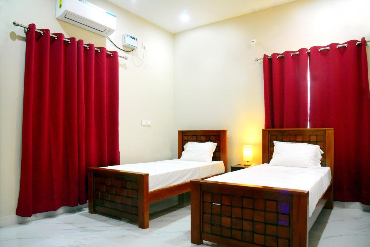 Sri Apartment 2Bhk For Familys Couples Parking A2 Ποντισερί Εξωτερικό φωτογραφία
